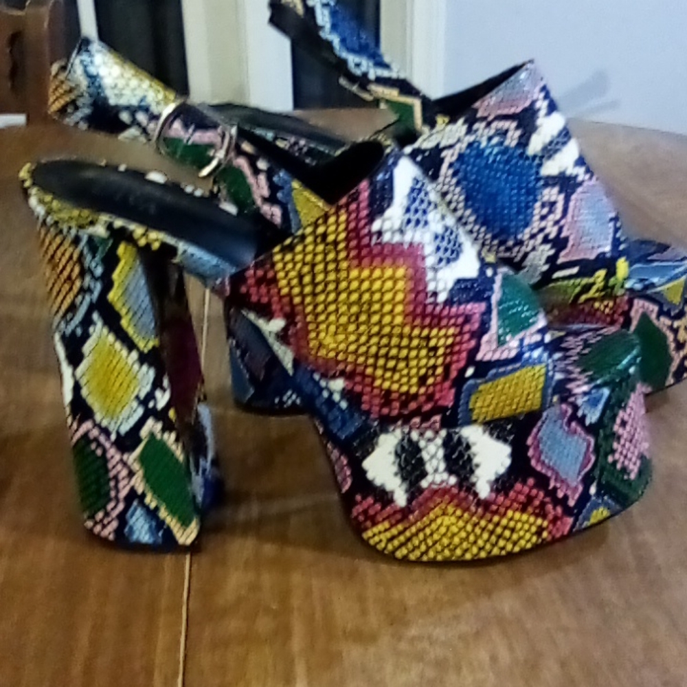 Platforms - Picture 2 of 4